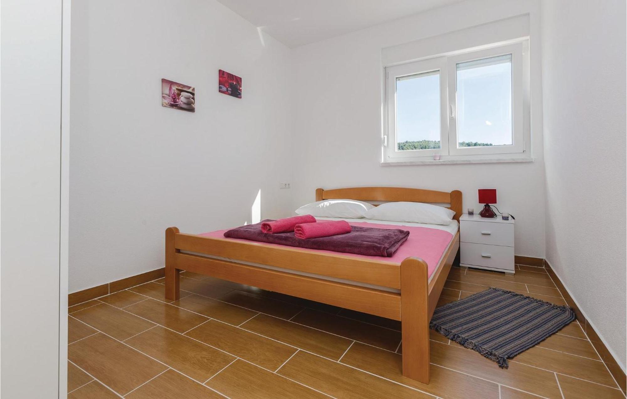 Amazing Apartment In Saldun With Wifi Трогир Екстериор снимка