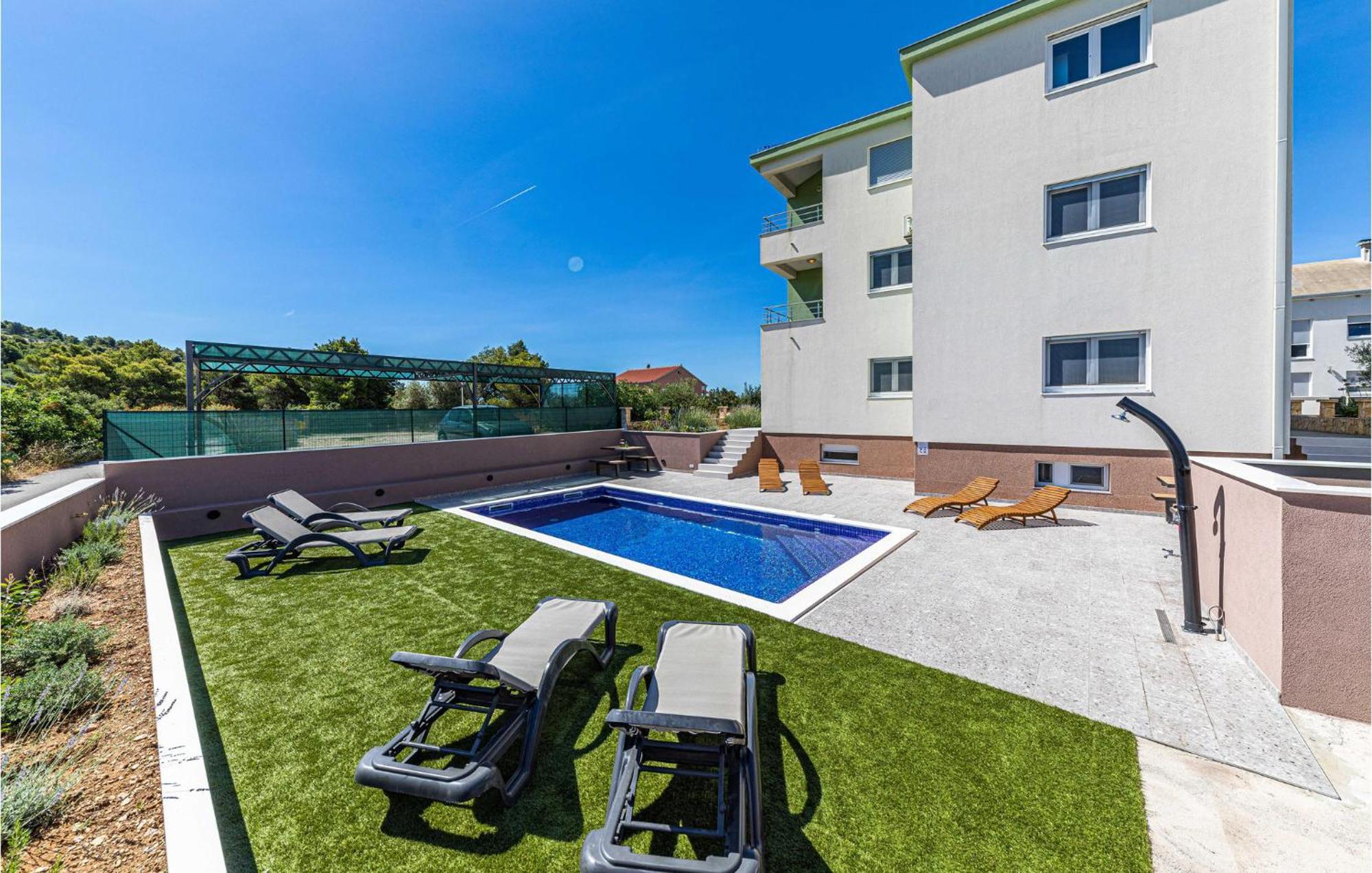 Amazing Apartment In Saldun With Wifi Трогир Екстериор снимка