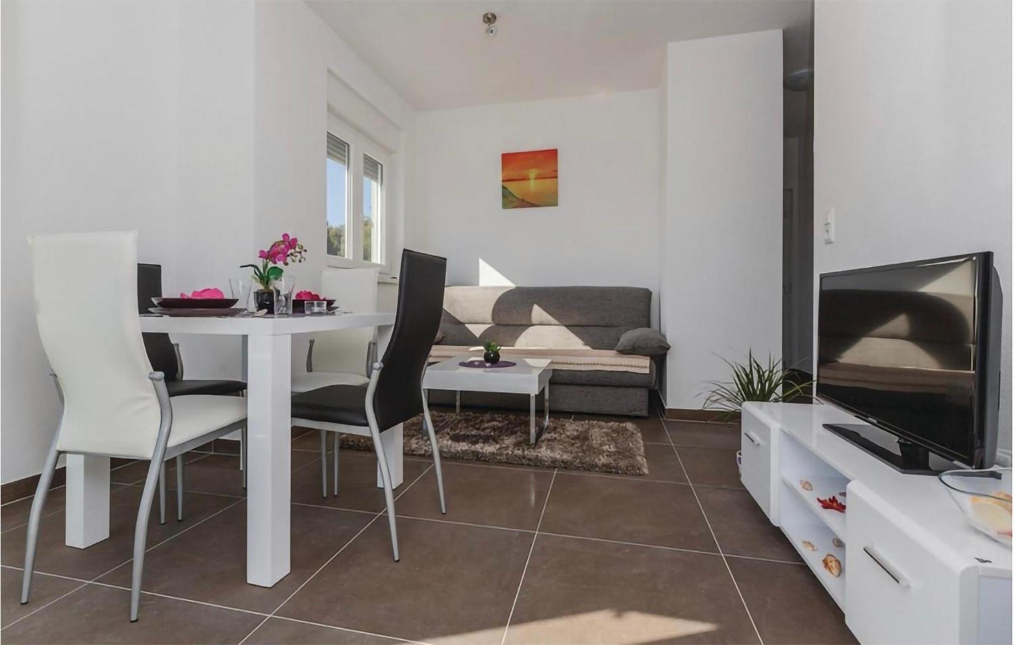 Amazing Apartment In Saldun With Wifi Трогир Екстериор снимка